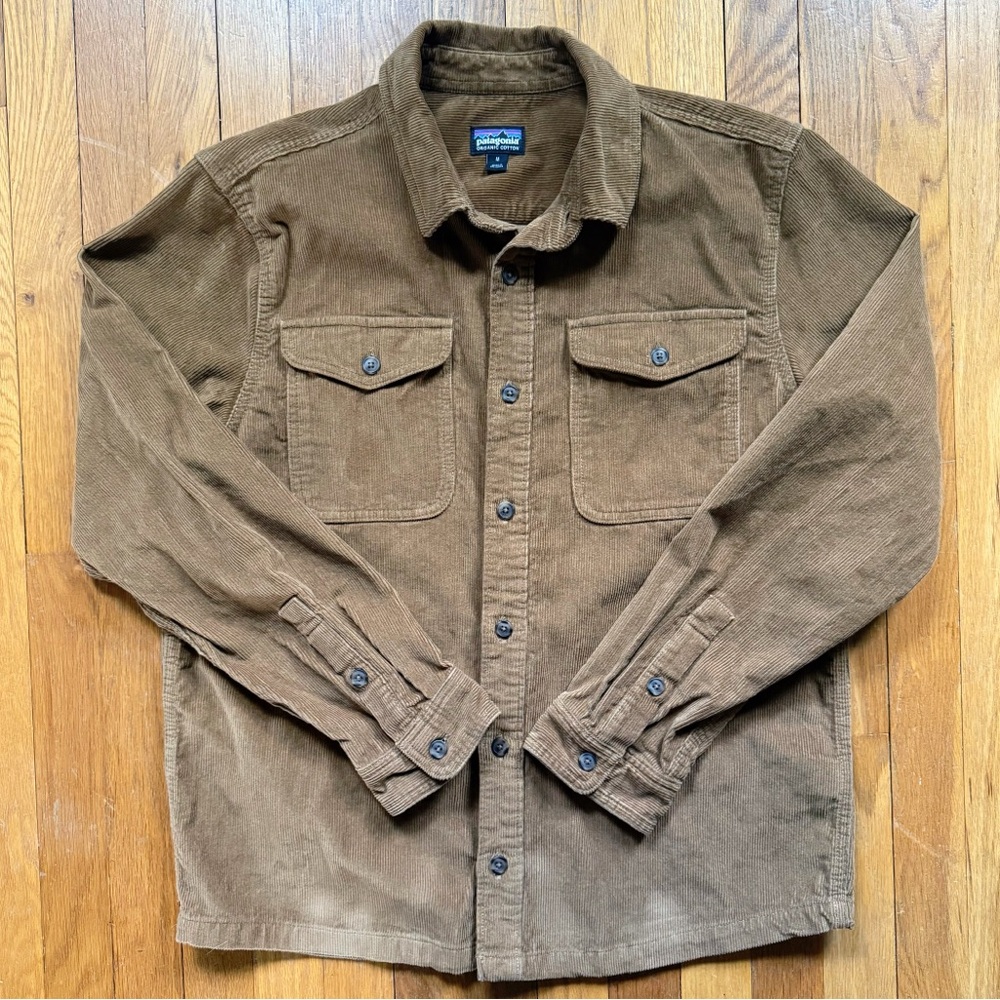 Patagonia 14 Wale Corduroy Button-up Long Sleeve Shirt